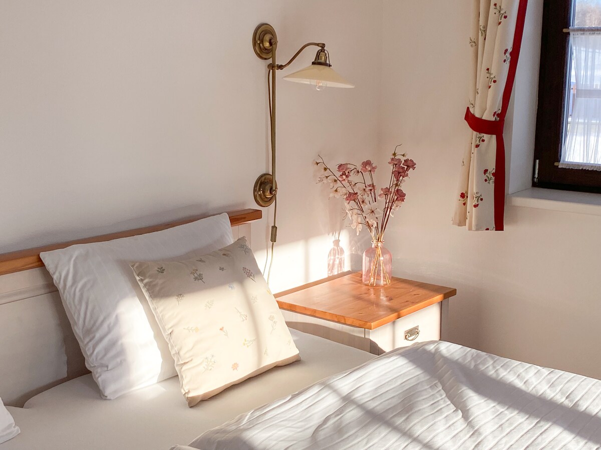 Ložnice 1 – detail postele