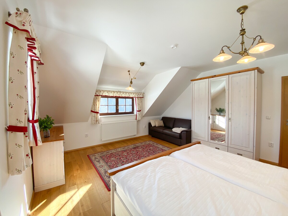 Ložnice 1 – pohovka